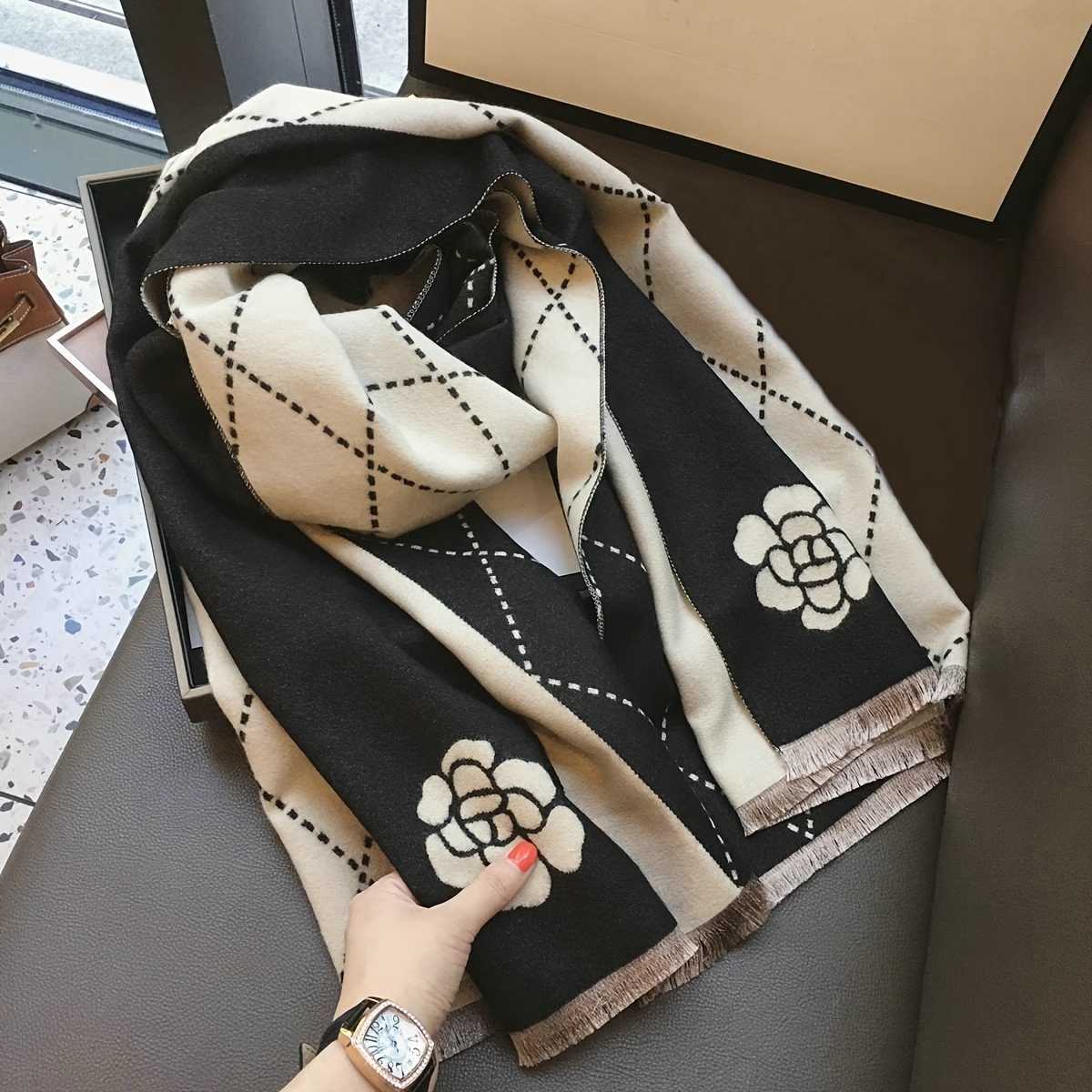 Geometric Camellia Jacquard Sc - огляд і ціна Shawl Wrap Winter